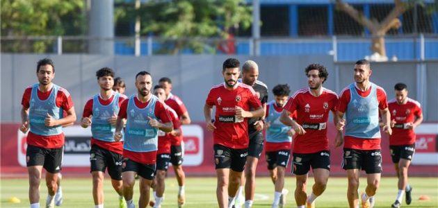 مران-الأهلي-|-الخطيب-يحضر-تدريب-الفريق-استعدادًا-لمباراة-الزمالك.-ومحاضرة-فنية-للاعبين